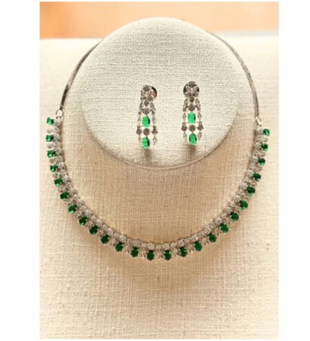 Neckless Set